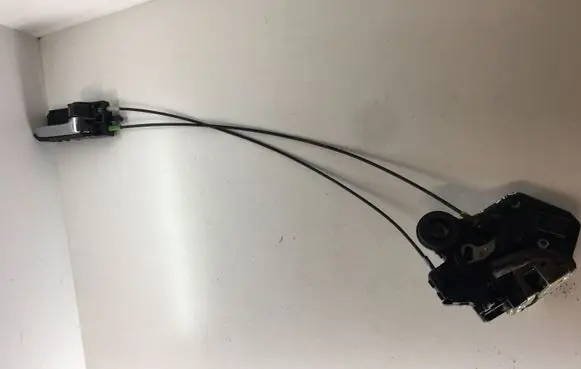 Toyota Corolla Verso E121 Rear door lock