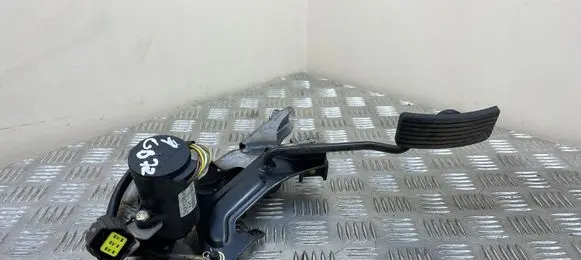Hyundai Santa Fe Accelerator throttle pedal 3519027000