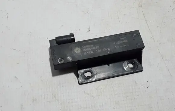 Chrysler Pacifica Aerial antenna amplifier 68068148AA