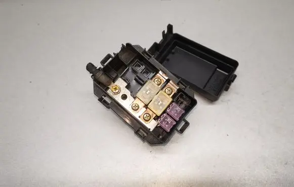 Honda Civic Fuse module