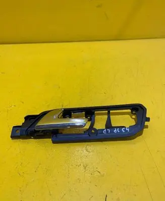 Volkswagen Polo IV 9N3 Front door interior handle 6Q1837173G