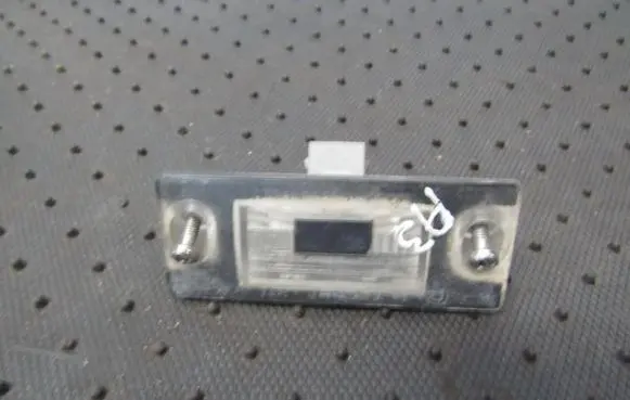 Audi A3 S3 8L Number plate light 8d9943021