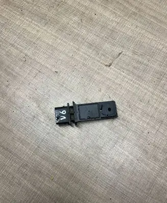 Mercedes-Benz E W211 Mass air flow meter A6420940148 0281002695 20060330