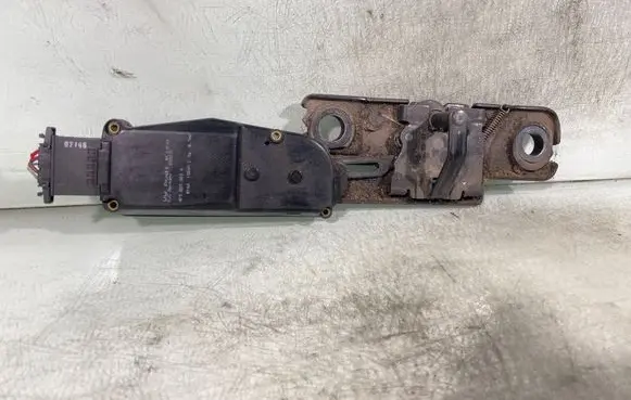 Audi A6 S6 C6 4F Tailgate/trunk/boot lift motor 4F9827383A