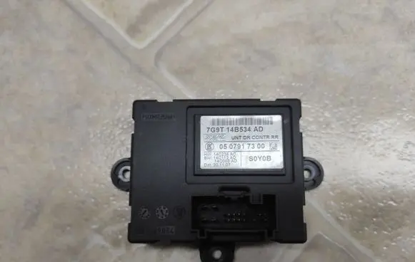Ford Mondeo MK IV Door control unit/module 7G9T14B534