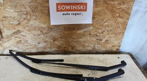 Subaru Forester SJ Front wiper blade arm 86532SG010