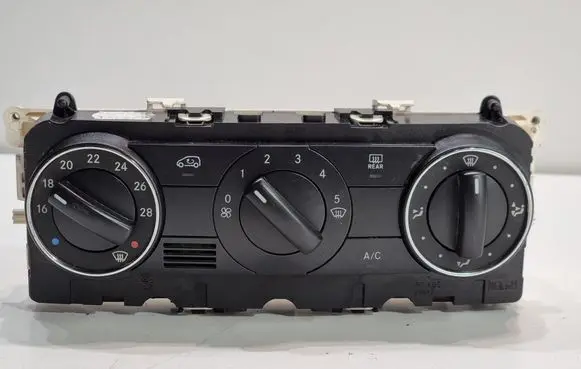 Mercedes-Benz A W169 Climate control unit A1699000900