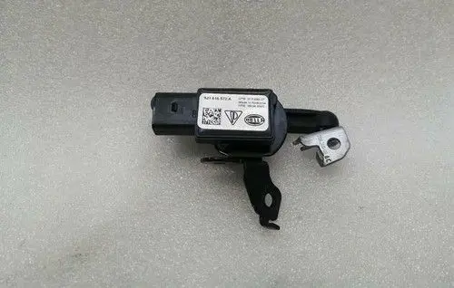 Porsche Taycan 9J1 Rear air suspension level height sensor 9J1616572A