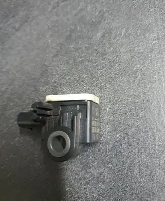 Mercedes-Benz GL X166 Airbag deployment crash/impact sensor A1668210151 56054085AA