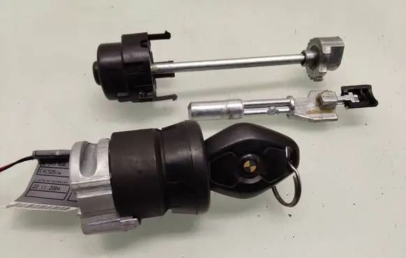 BMW 5 E60 E61 Ignition lock 6943850