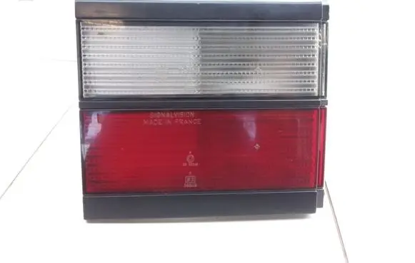 Volkswagen PASSAT B3 Tailgate rear/tail lights 333945107 333945259