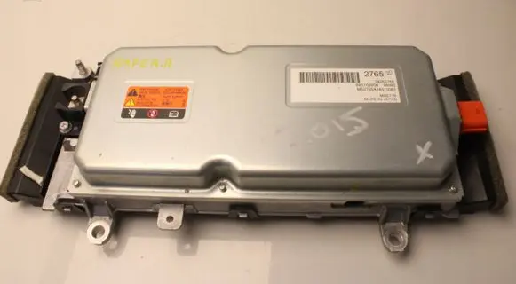 Voltage converter inverter