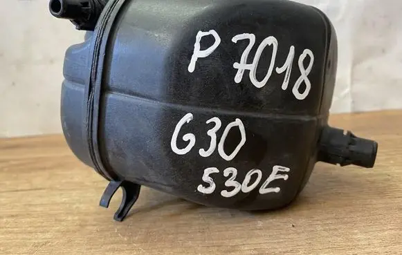 BMW 5 G30 G31 G38 Coolant expansion tank/reservoir 9485733