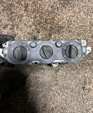 Ford C-MAX I Climate control unit 7M5T19980AA