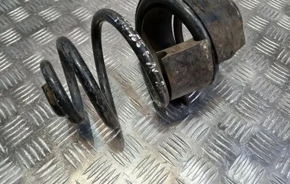 Volkswagen PASSAT B5.5 Front coil spring
