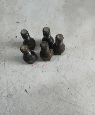 Opel Astra H Nuts/bolts 