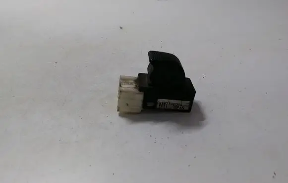 Subaru Legacy Electric window control switch 8S071AE04A