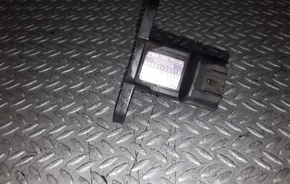 Toyota Corolla Verso E121 Air pressure sensor 8942120210 0798005130