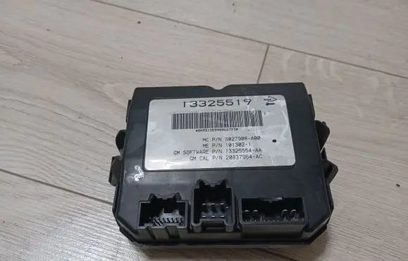 Opel Insignia A Tailgate/trunk control unit/module 13325519