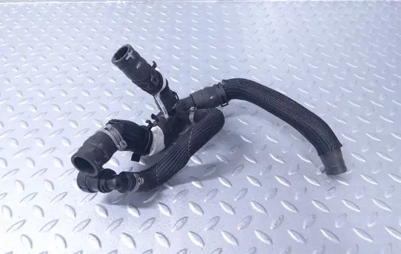 Engine coolant pipe/hose