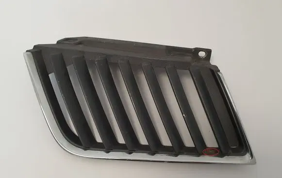 Mitsubishi L200 Front bumper upper radiator grill MN142327 7450A185 7450A188TV