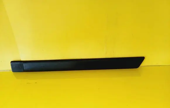 Suzuki Swift Cultus Front door trim (molding) 7756075C01