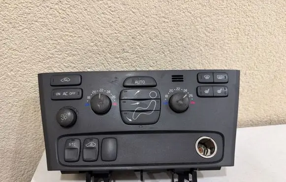Volvo S60 Climate control unit 8651242