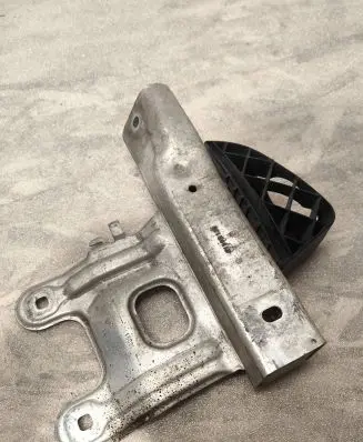BMW 1 F20 F21 Front bumper mounting bracket 7266194