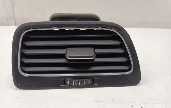 Volkswagen Golf VII Dashboard side air vent grill/cover trim 5G2819247B 5G2819703R