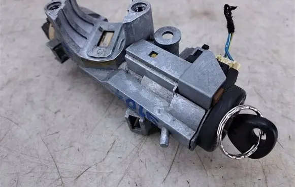 Mazda 323 Ignition lock 