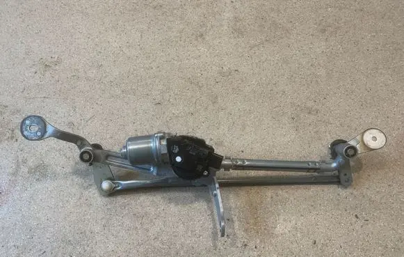 BMW X3 G01 Front wiper linkage and motor 7399004