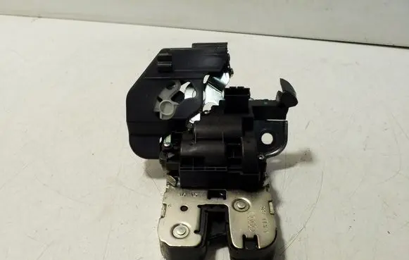 Audi A1 Tailgate/trunk/boot lock/catch/latch 8R0827505