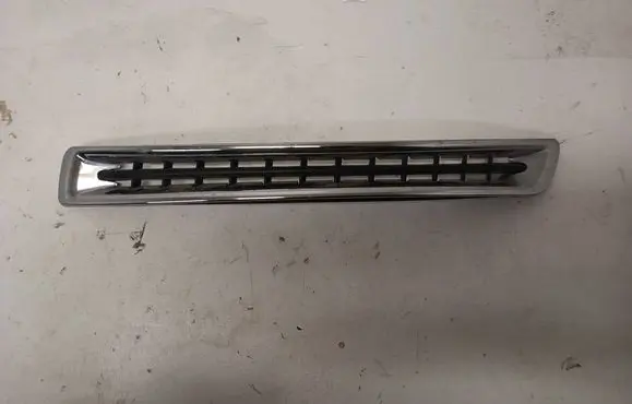 Volvo XC90 Front bumper lower grill 