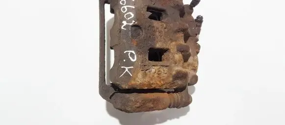 Subaru Impreza I Front brake caliper