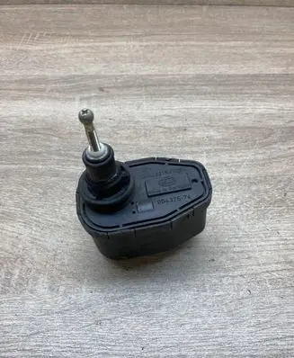 Volkswagen Golf II Headlight level adjustment motor 321941295 004375