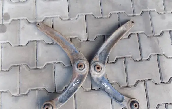 Citroen DS4 Front lower control arm/wishbone