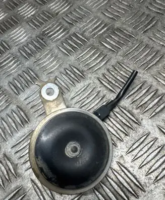 Mitsubishi L200 Horn signal E13000114