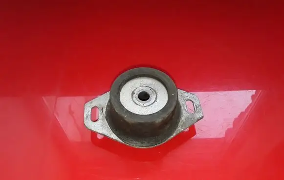 Citroen Berlingo Gearbox mount 187438629