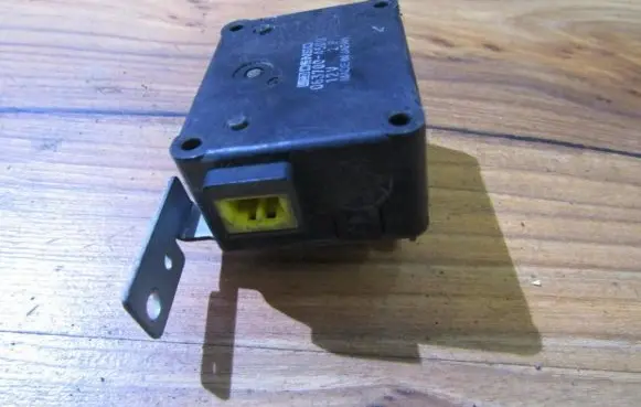Honda Civic Air flap motor/actuator 0637004500