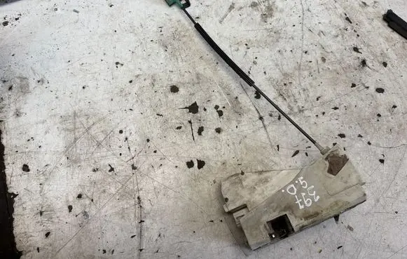 Volkswagen Sharan Rear door lock