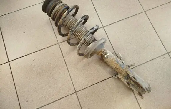 Mercedes-Benz Vito Viano W639 Front shock absorber with coil spring A6393202113