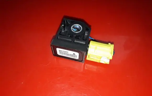Mitsubishi Pajero Airbag deployment crash/impact sensor 8651A068 W002T12971