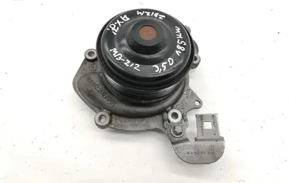 Mercedes-Benz E W212 Water pump A6422002001