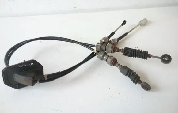 Nissan X-Trail T30 Gear shift cable linkage