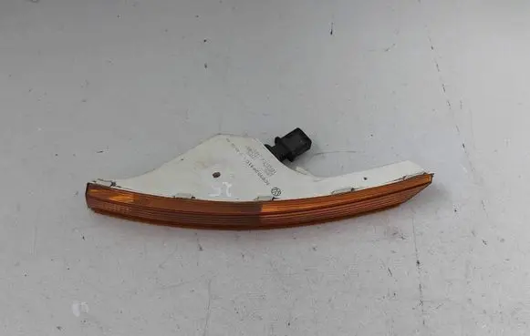 Volkswagen PASSAT B6 Front reflector 3C0953041C