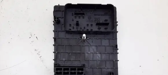 Volkswagen PASSAT B6 Fuse box set 3C0937125
