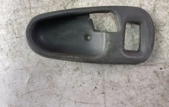 Mitsubishi Pajero Sport I Other front door trim element Mb827395