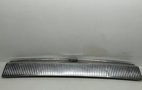 Volkswagen Multivan T5 Rear sill (body part) 7H5864585A