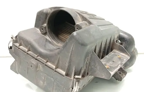 Suzuki Grand Vitara II Air filter box 68DR03 68DA03