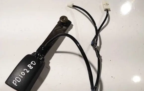 Subaru Legacy Front seatbelt e034501